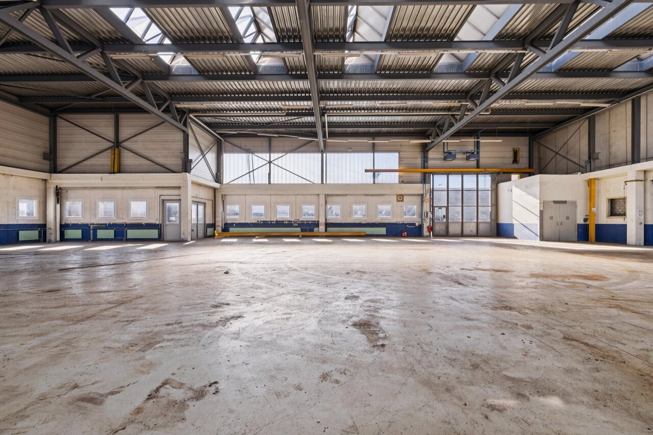 790m² commercial