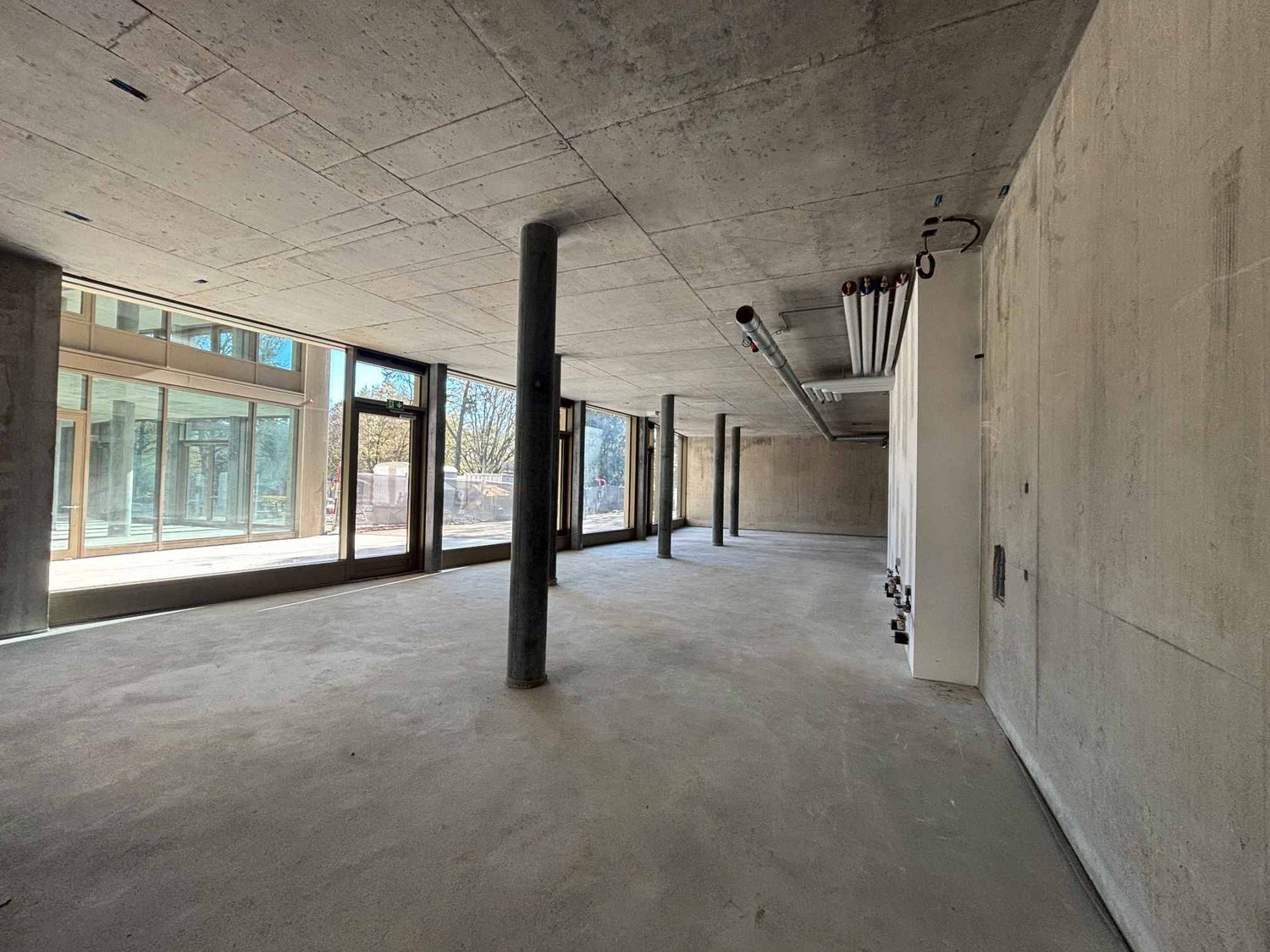 143m² arcade
