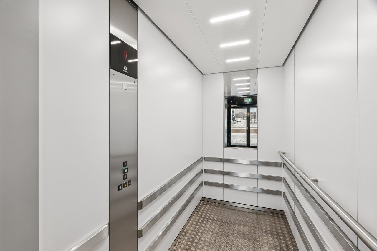 930m² bureau
