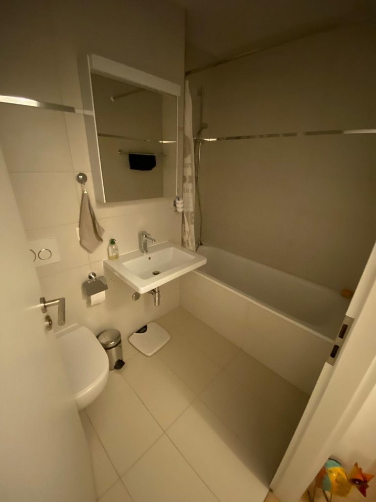 5 rooms apartment