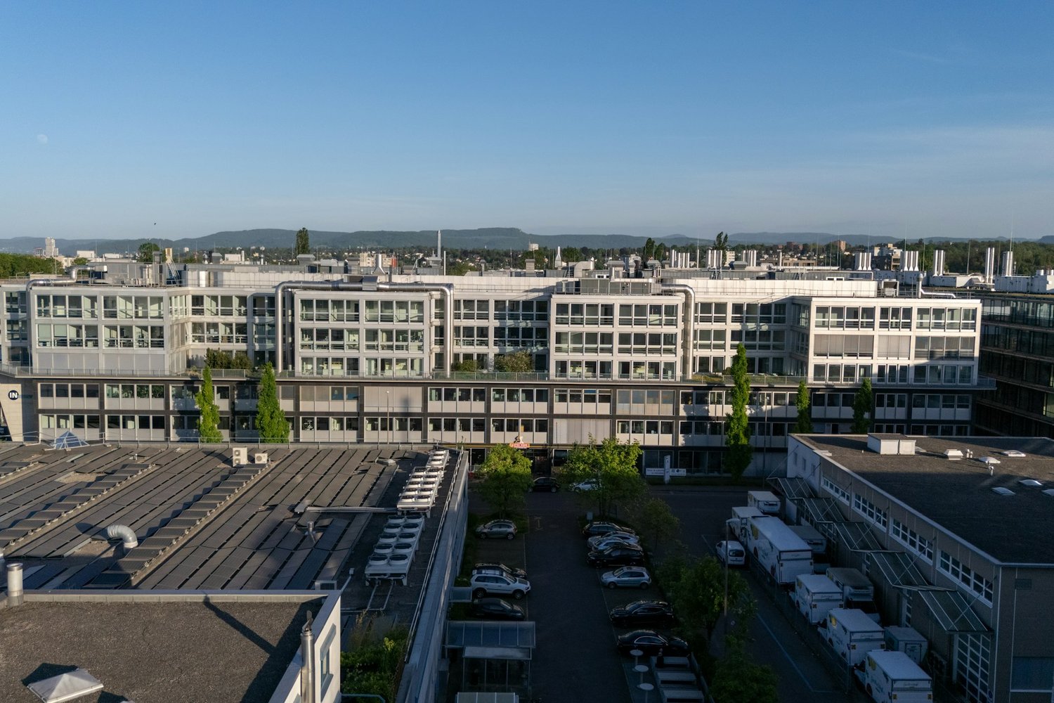 920m² commercial