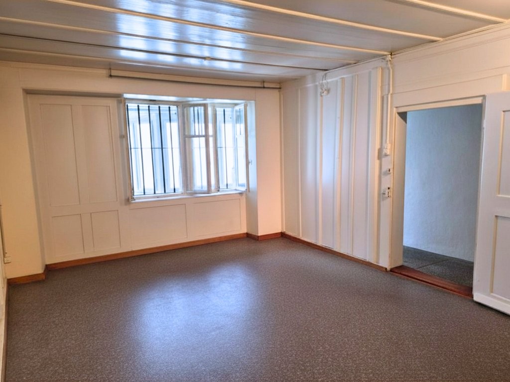 76m² office