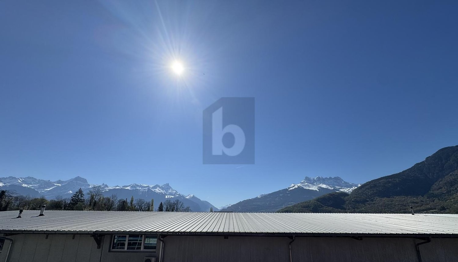 340m² industrial object, photo 2 sur 4