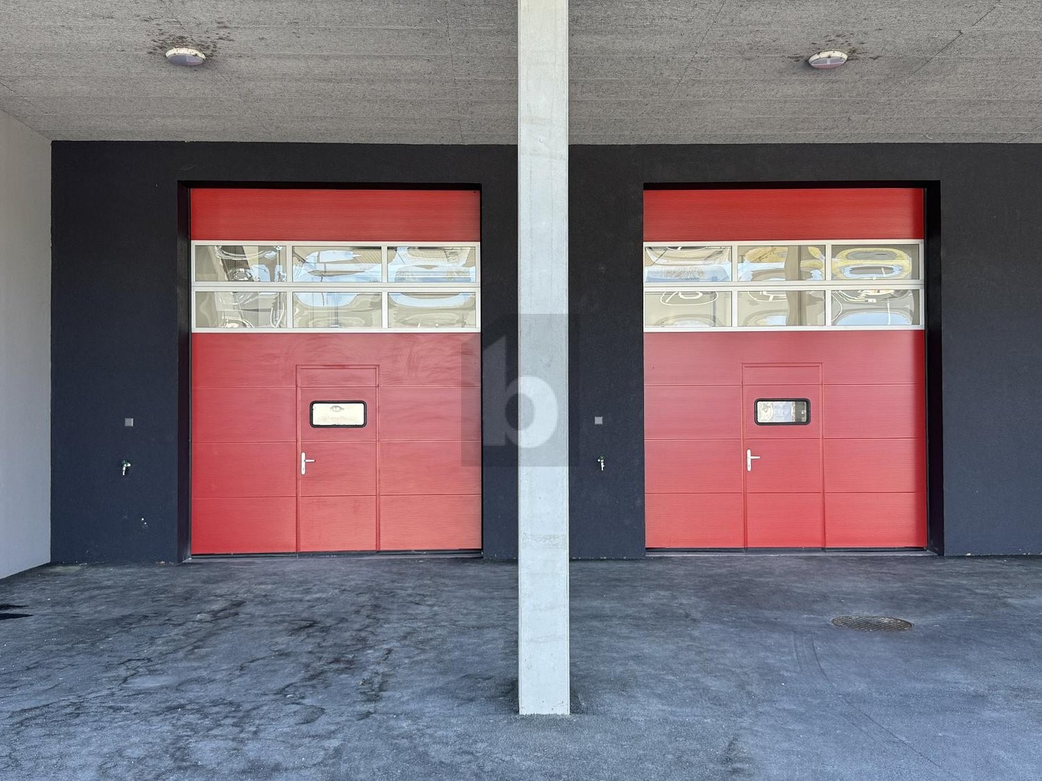 340m² industrial object, photo 1 sur 4