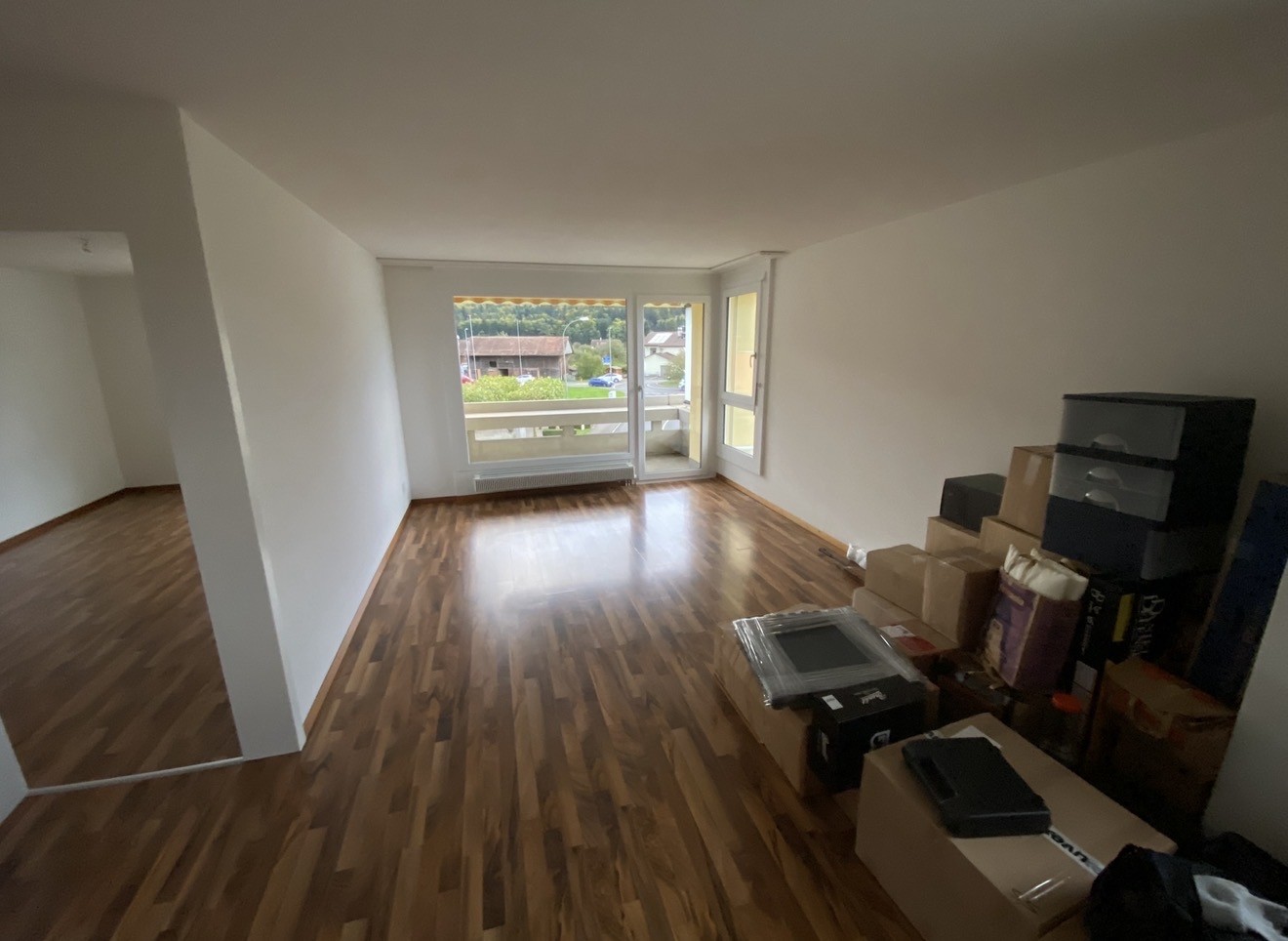 Appartement de 2 ½ pièces lumineux et spacieux à Thun avec vue sur les montagnes

Nous louons, au 31.10.2026, un bel appartement de 2.5 pièces, lumineux et spacieux à Thun.

L'appartement convainc par ses pièces baignées de lumière et spacieuses ainsi que par une grande cuisine qui offre beaucoup de, photo 4 sur 8