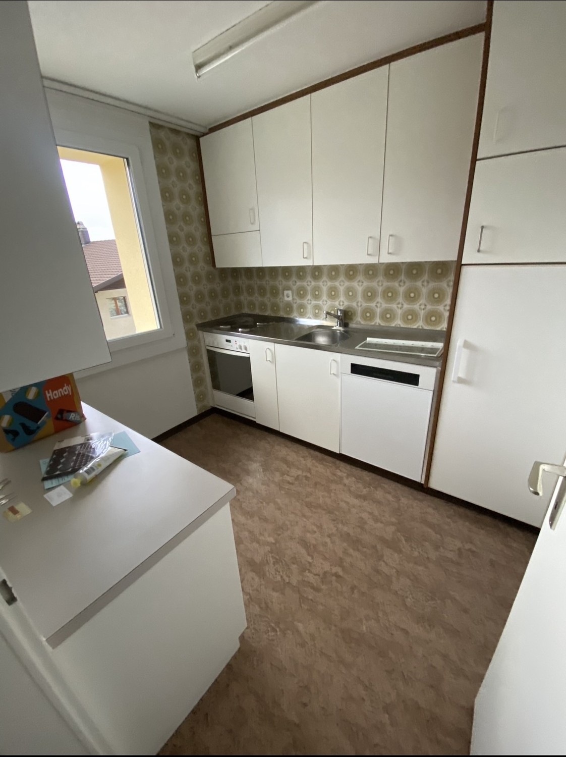 Appartement de 2 ½ pièces lumineux et spacieux à Thun avec vue sur les montagnes

Nous louons, au 31.10.2026, un bel appartement de 2.5 pièces, lumineux et spacieux à Thun.

L'appartement convainc par ses pièces baignées de lumière et spacieuses ainsi que par une grande cuisine qui offre beaucoup de, photo 6 sur 8