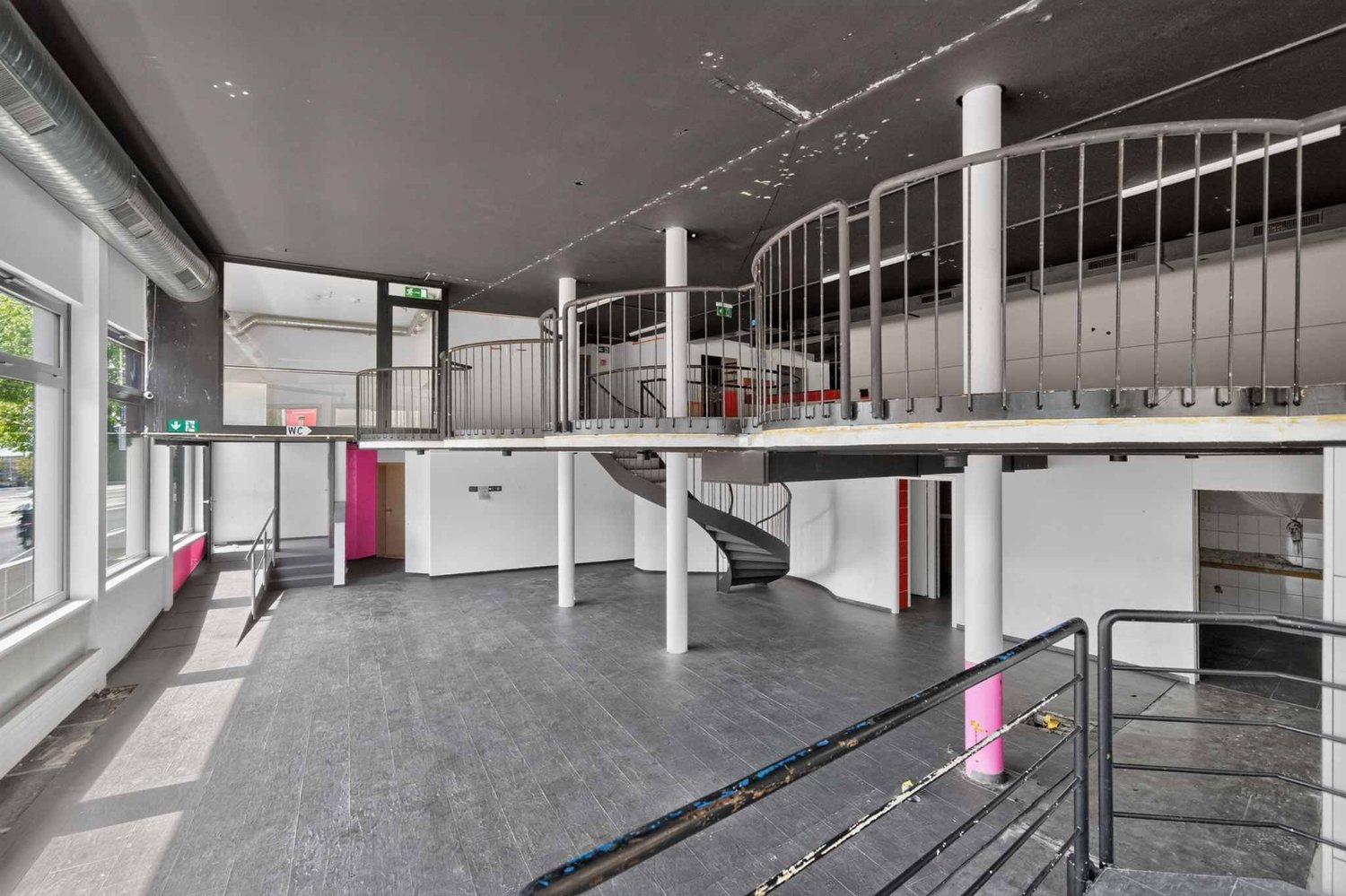 267m² commercial