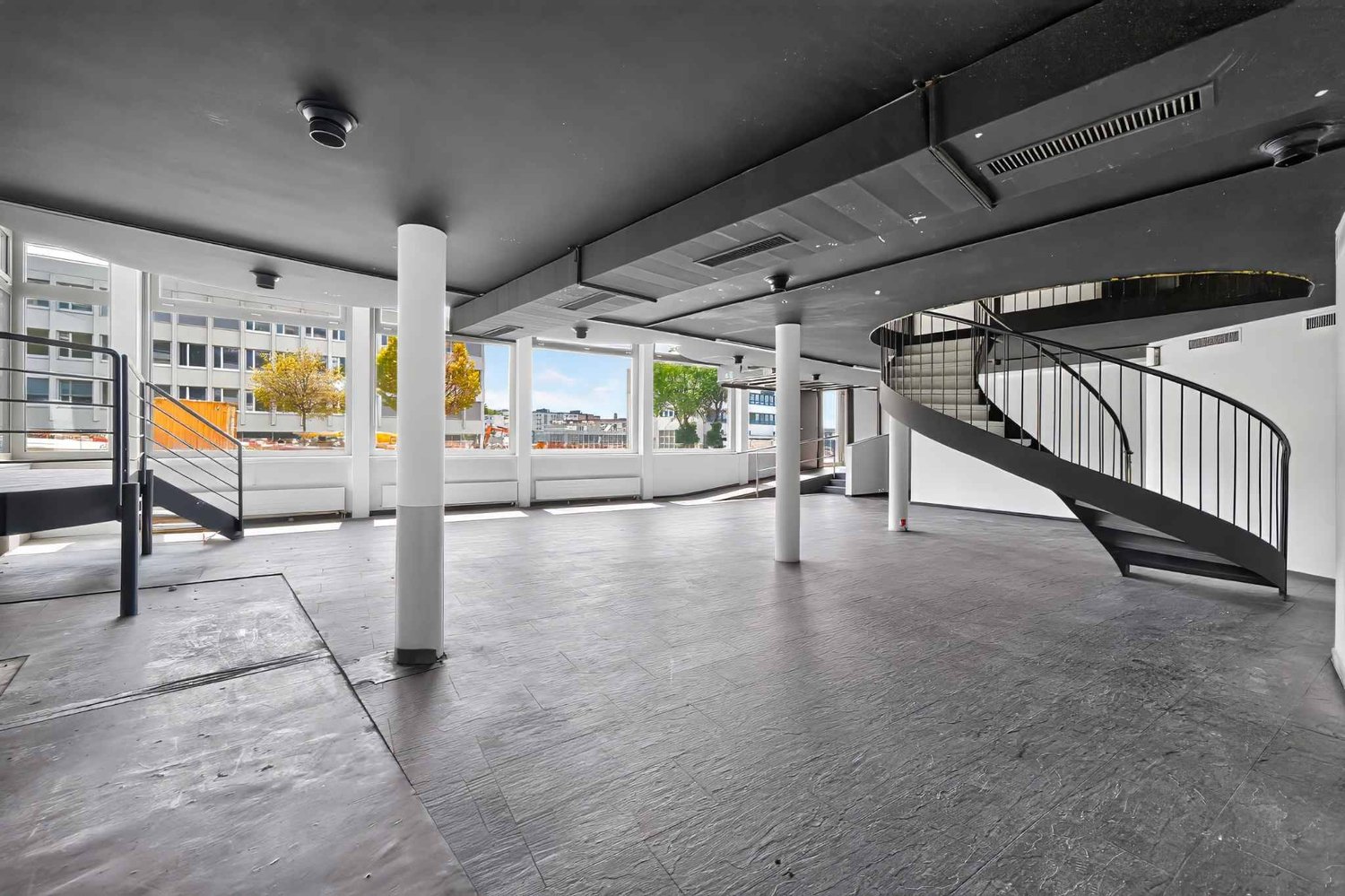 267m² commercial