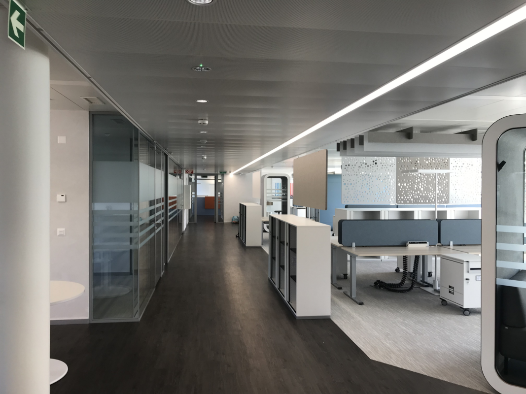 850m² office