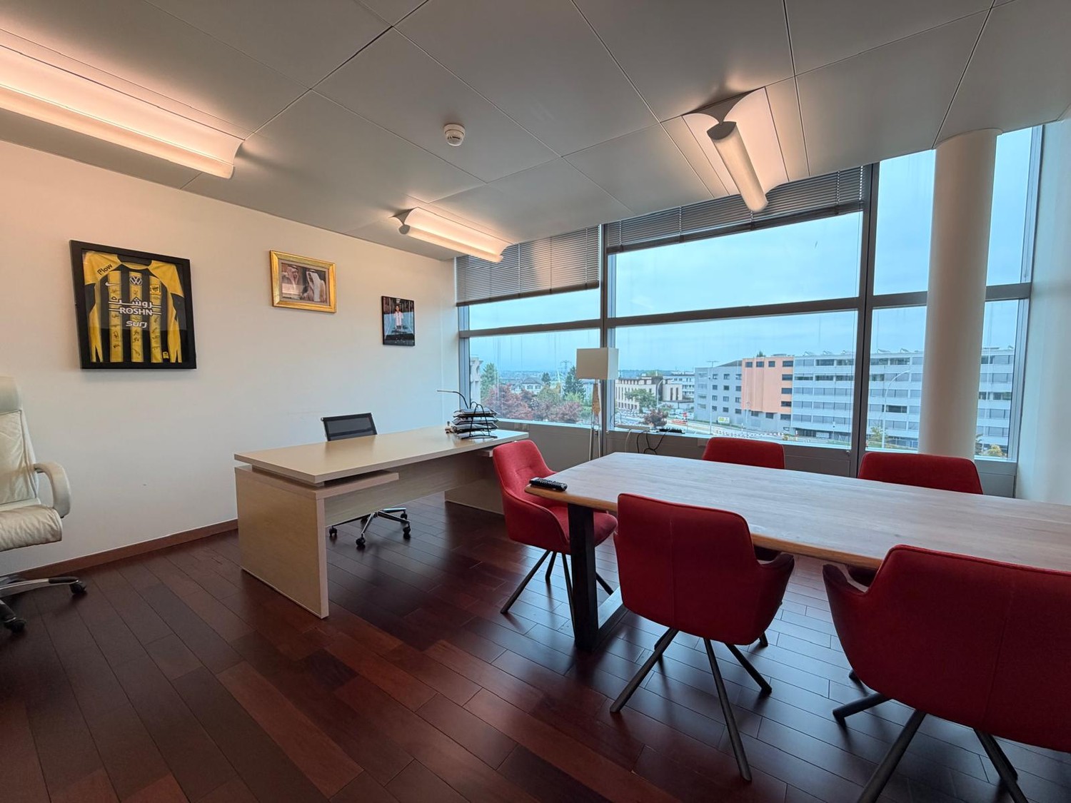 115m² office