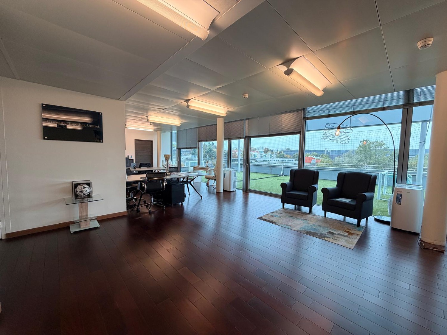 115m² office