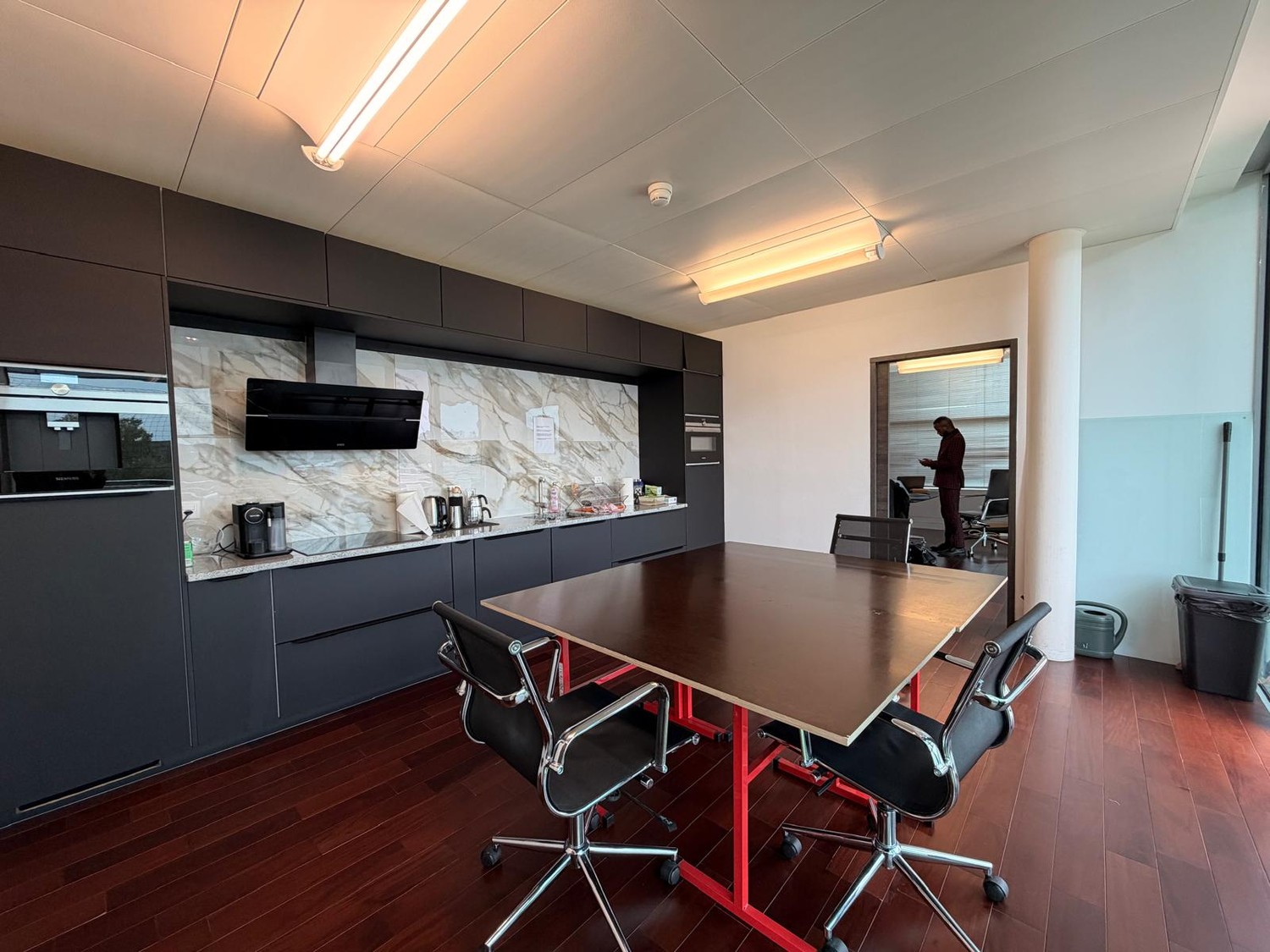 115m² office