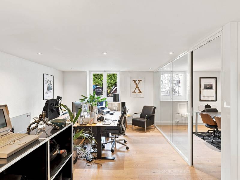 76m² office