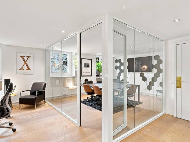 76m² office