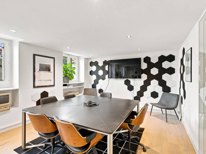 76m² office