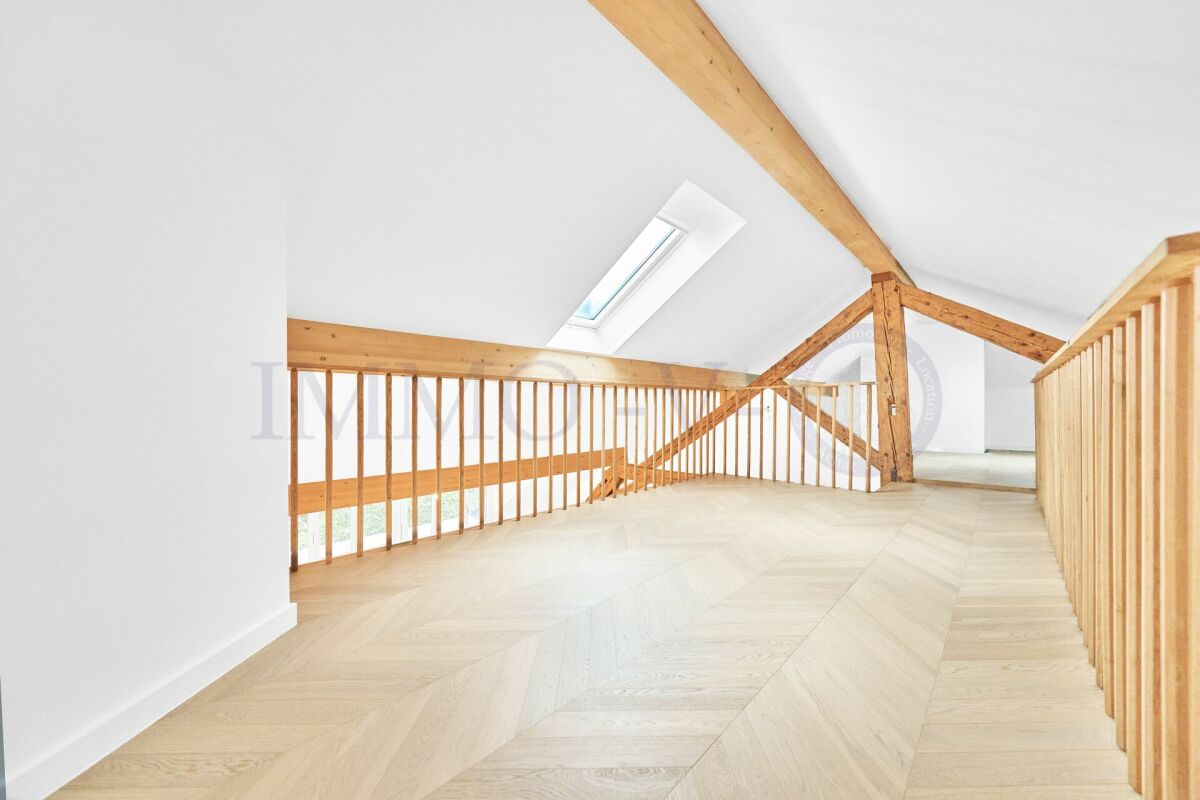 6 rooms attic flat