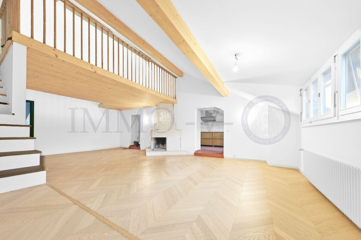 6 rooms attic flat