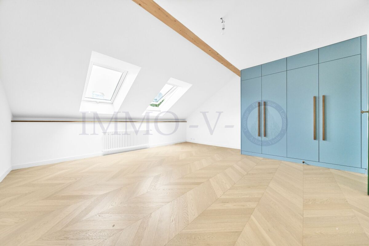 6 rooms attic flat