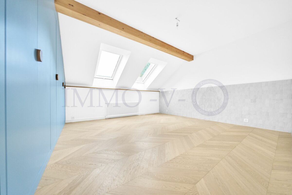 6 rooms attic flat