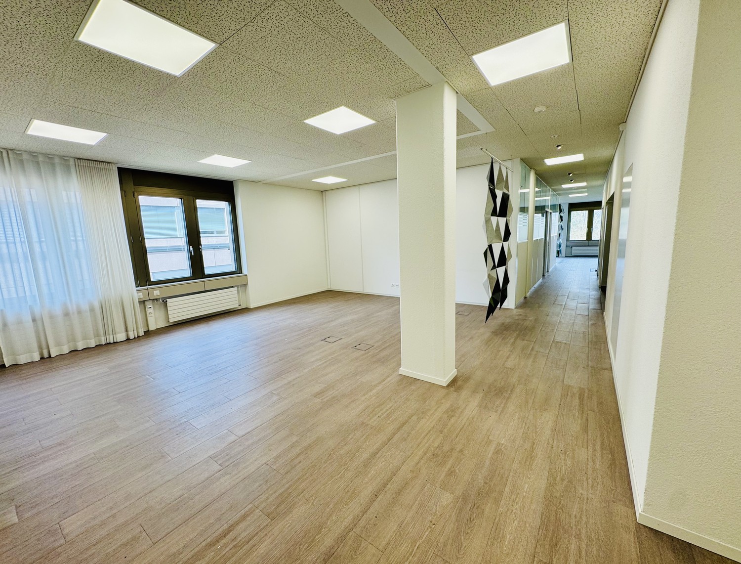 205m² bureau, photo 3 sur 10