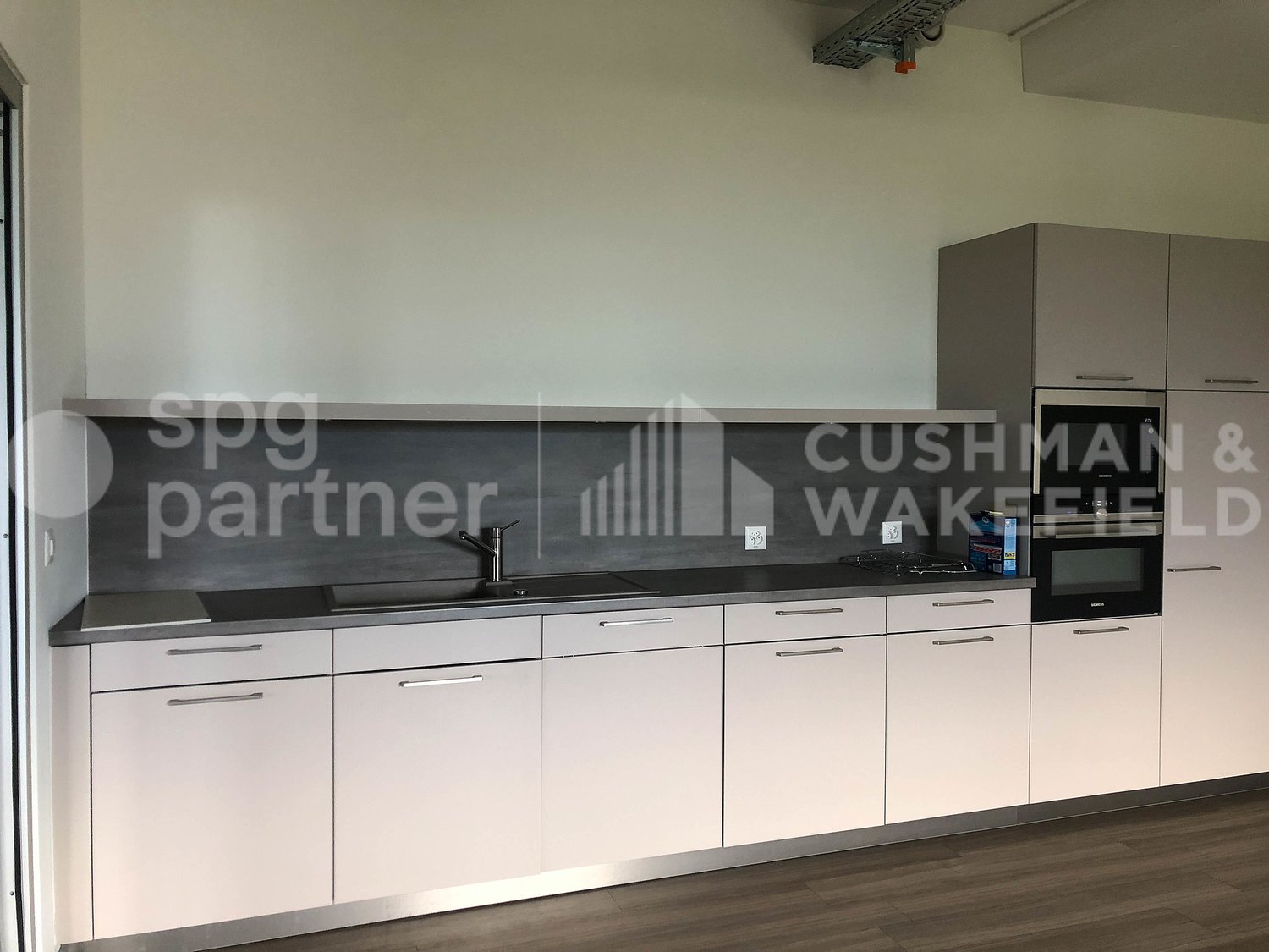 500m² office