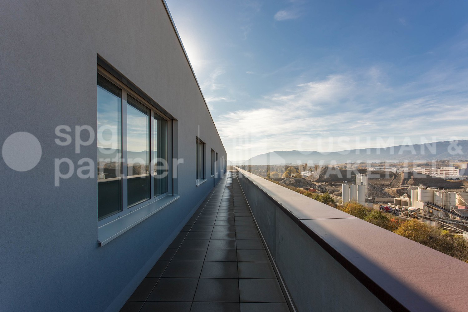 500m² office
