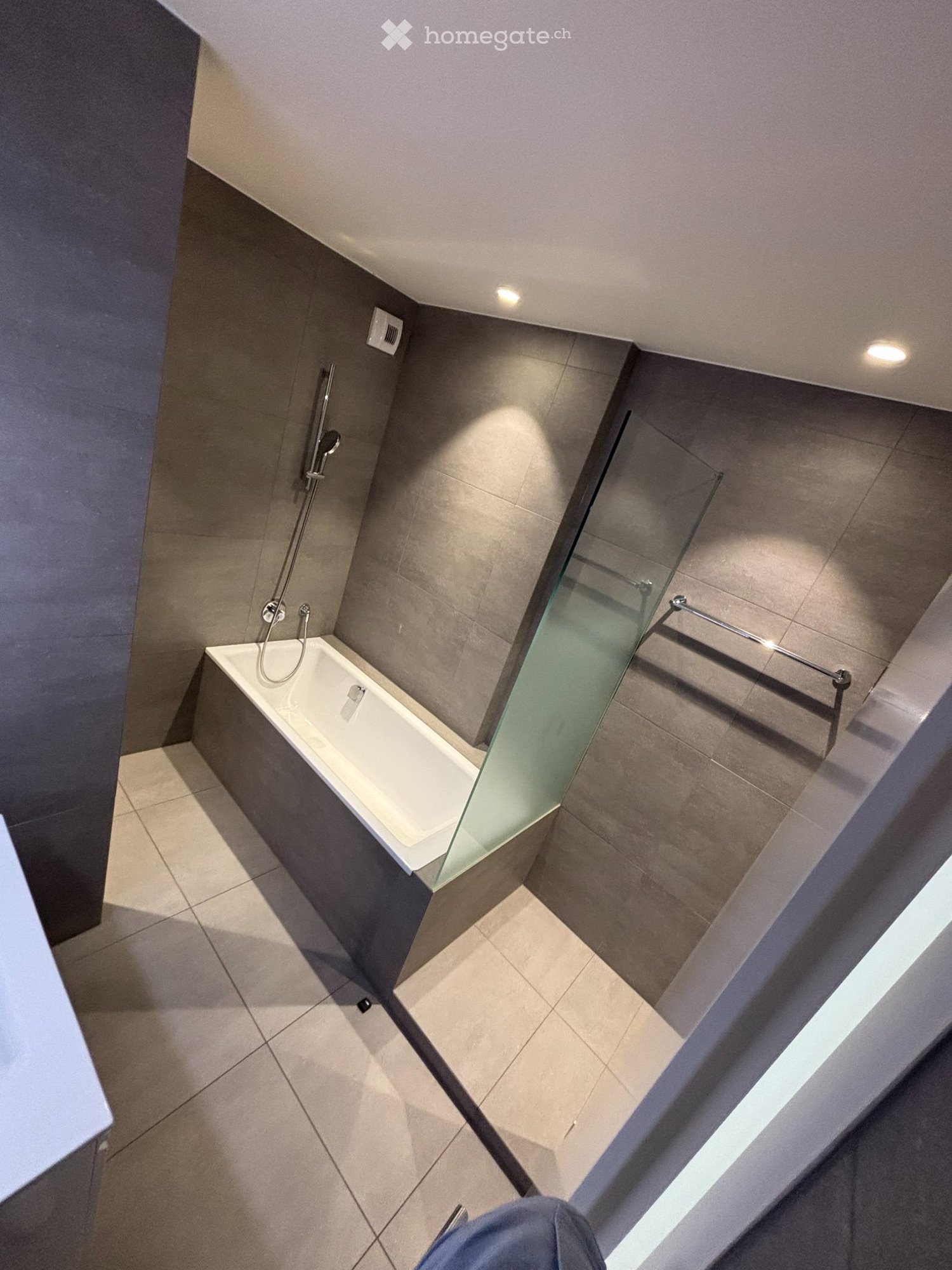 6 rooms apartment