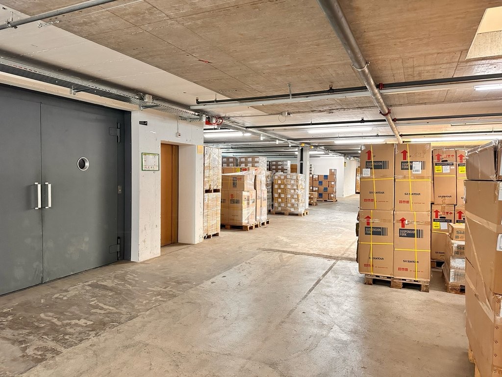 1375m² deposito