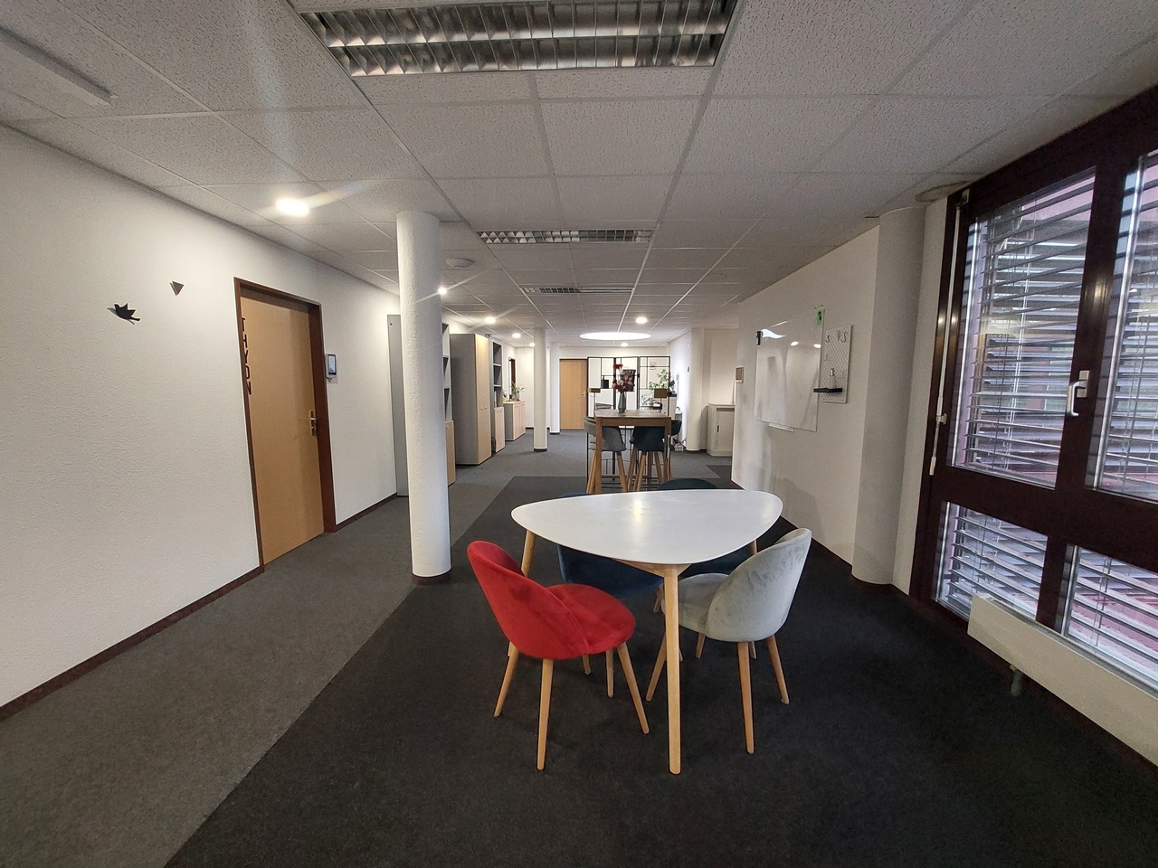 178m² office