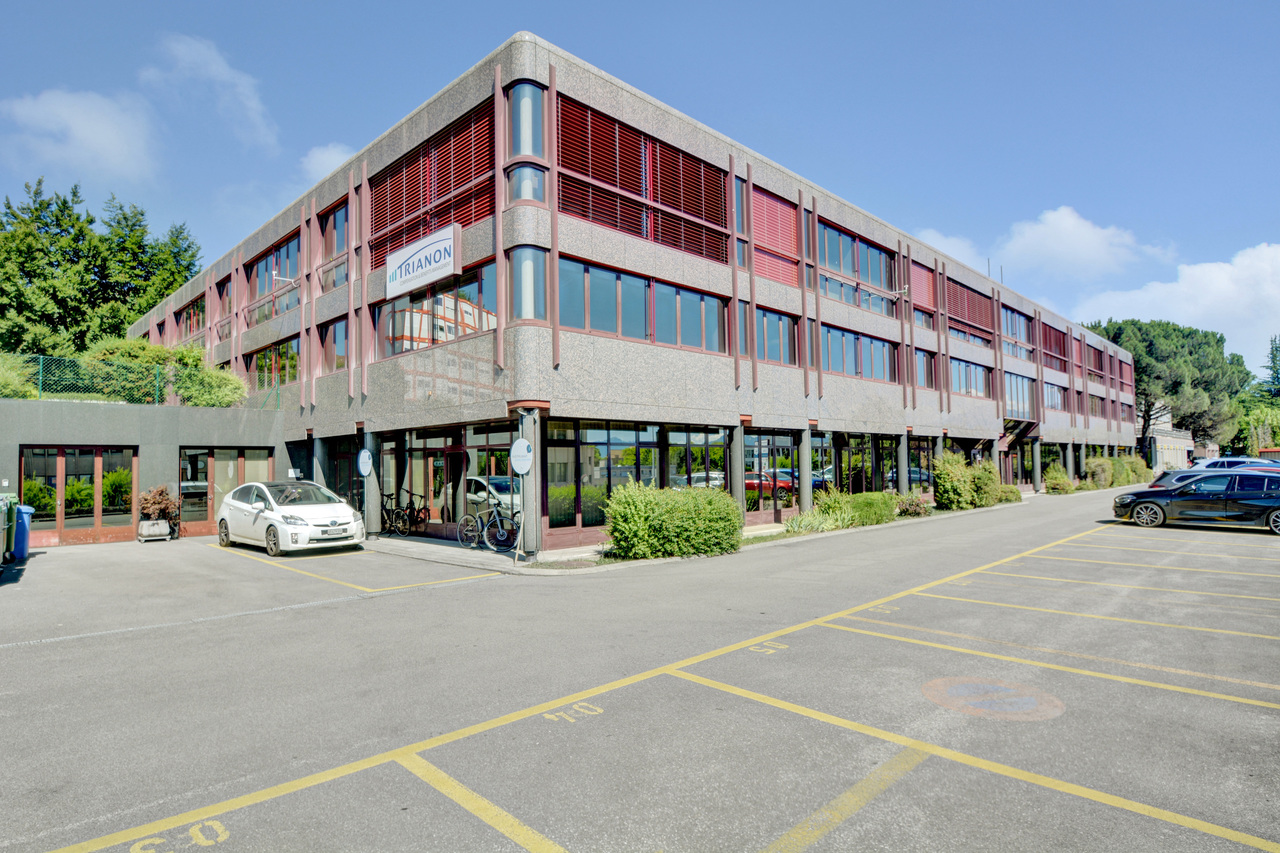 178m² office