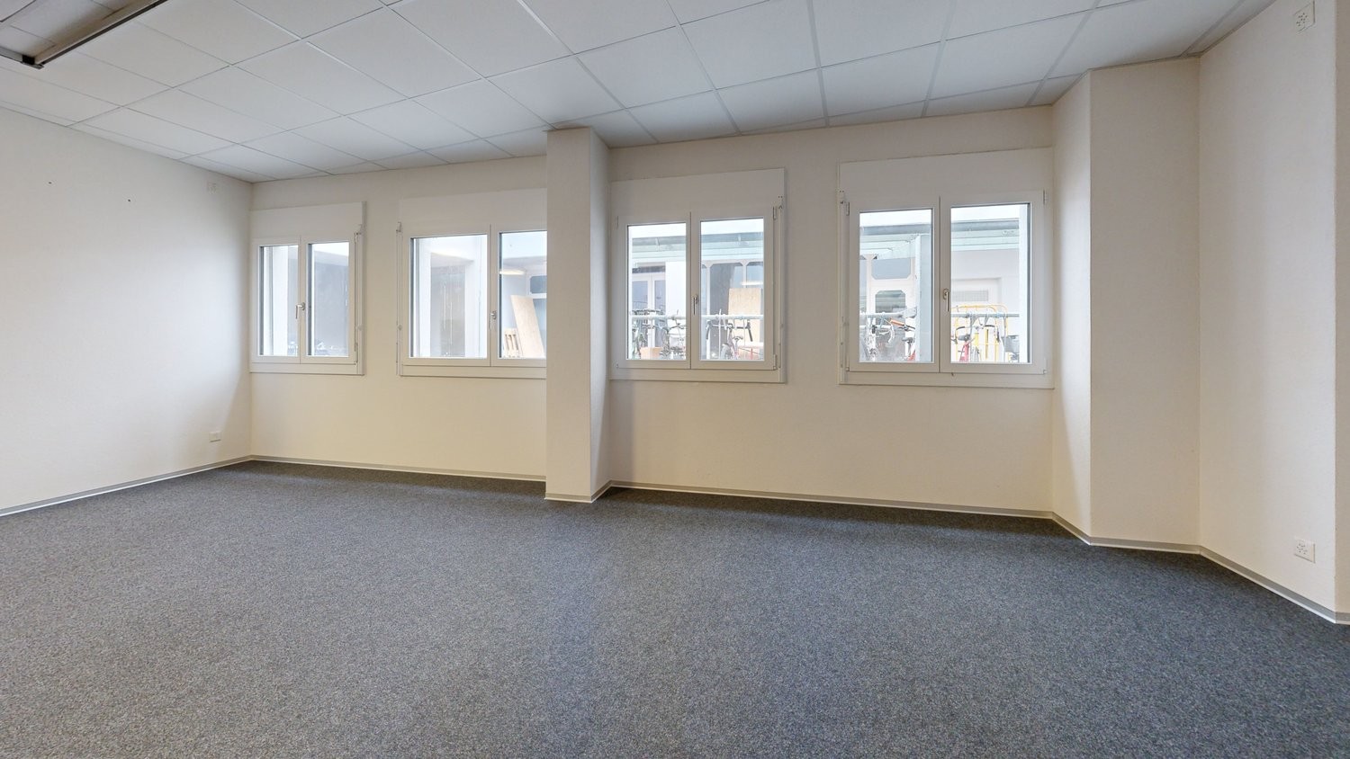 200m² commercial