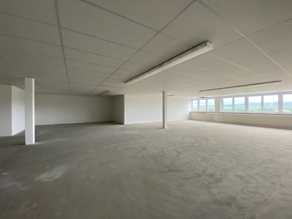 570m² bureau