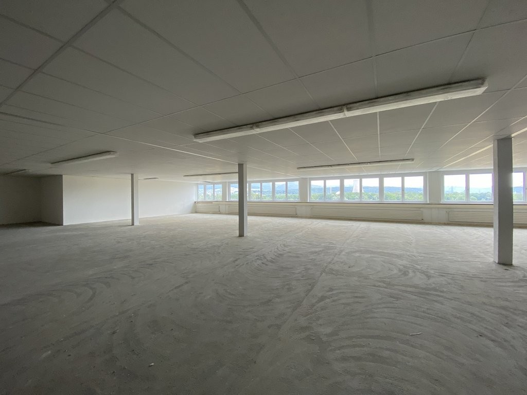 570m² bureau