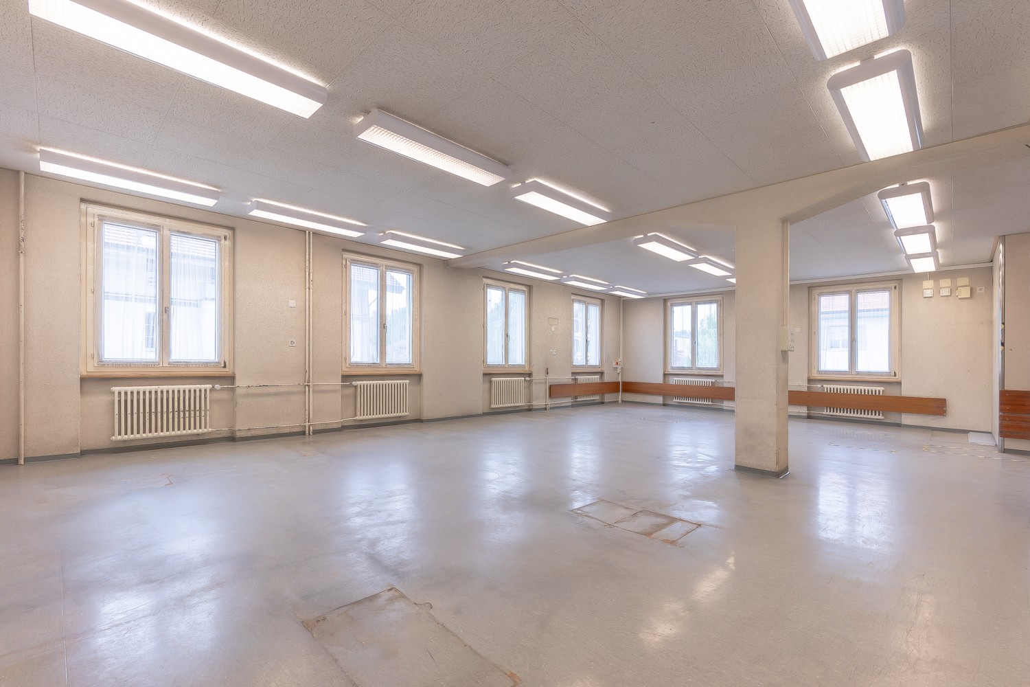240m² commercial, photo 5 sur 8