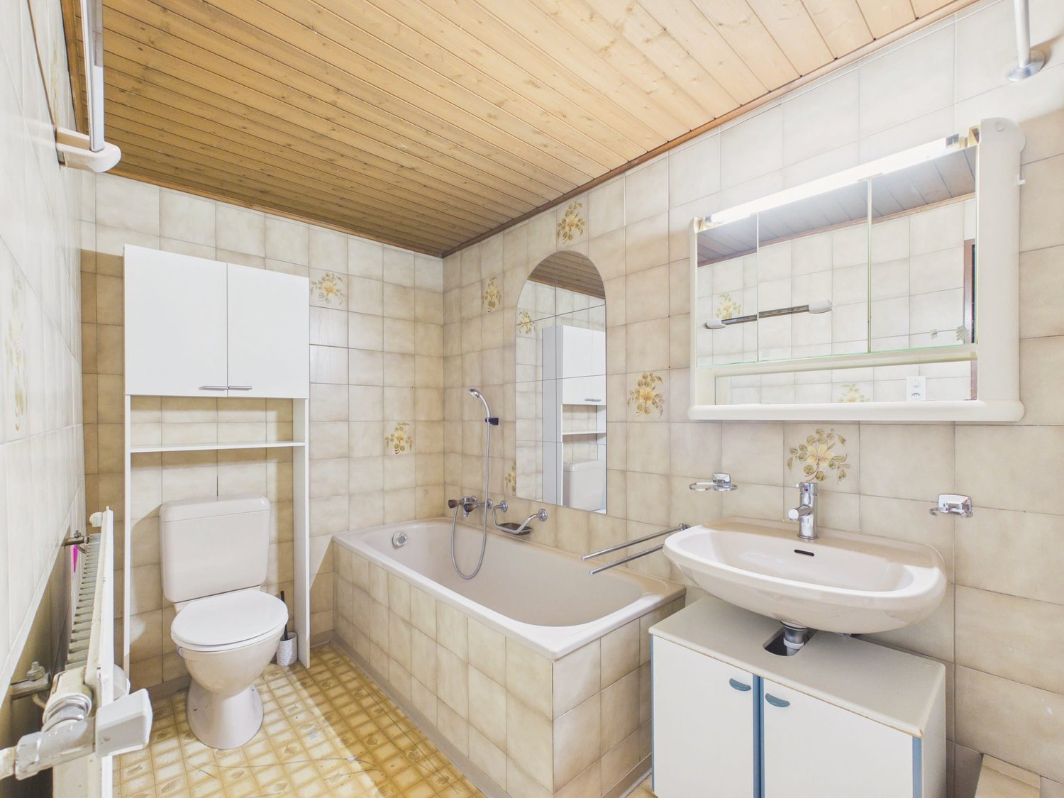 5 rooms apartment