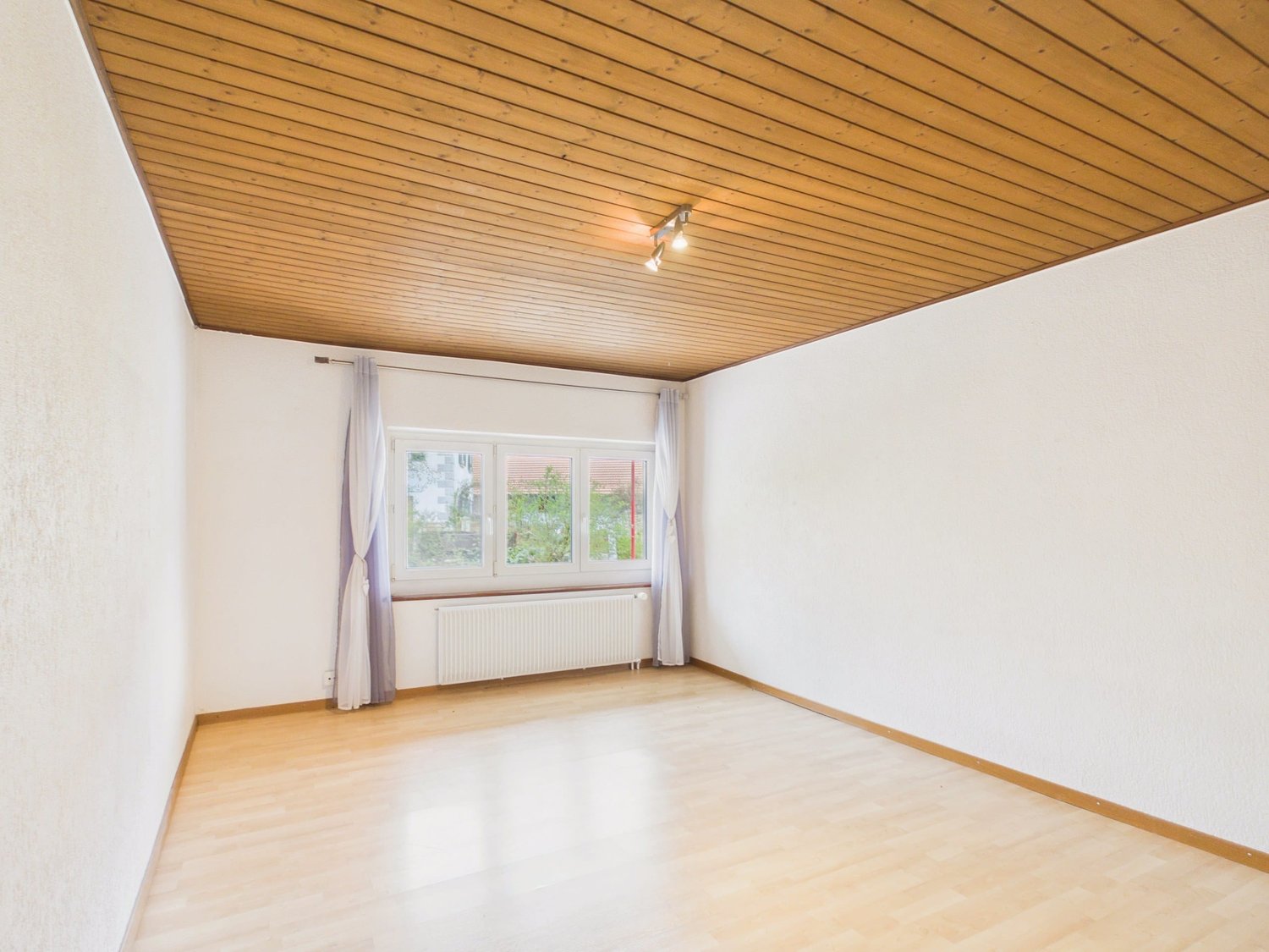 5 rooms apartment
