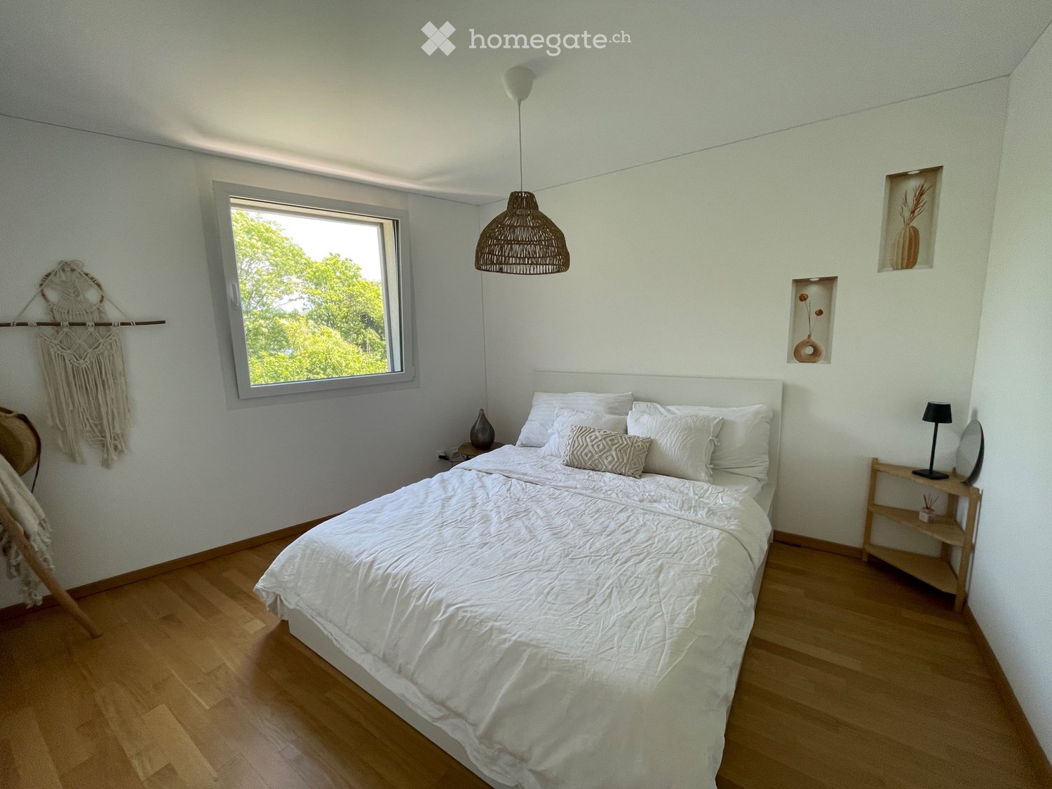 Appartement de 3 ½ pièces

Nous cherchons un repreneur pour notre lumineux appartement de 3.5 à Cassina dAgno.

D'OCTOBRE

L'appartement se situe au deuxième étage et dispose de :
cuisine open space avec séjour
2 salles de bain (une avec baignoire, l'autre avec douche, lave-linge et sèche-linge)
2 c
