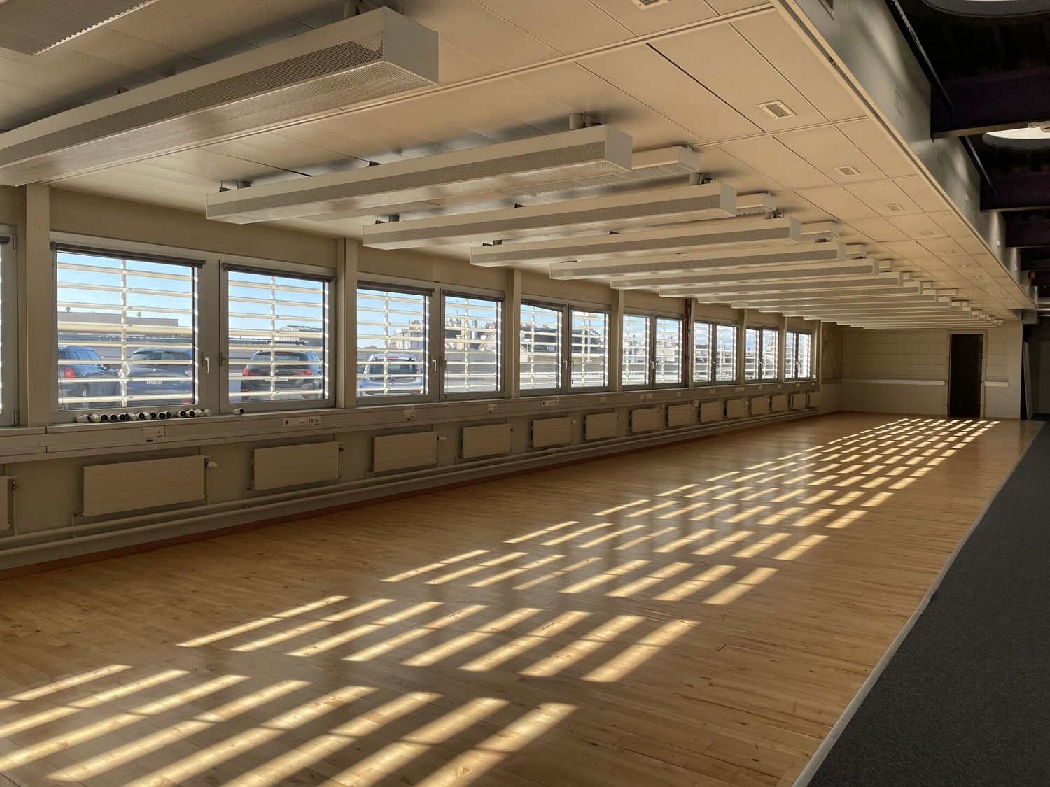 467m² office
