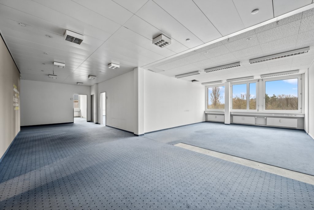 635m² bureau, photo 2 sur 6