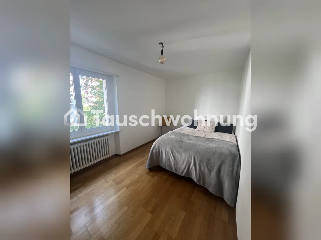 Superbe appartement de 3,5 pièces à Schmiede Wiedike. À 1 min de la station de tram avec de nombreuses possibilités de shopping, bars & restos. Je souhaite tenter un changement d'air et trouver quelque chose de plus petit en raison de mes études.
Idéalement, l'appartement doit être situé au calme et