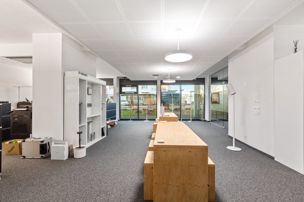 144m² commercial