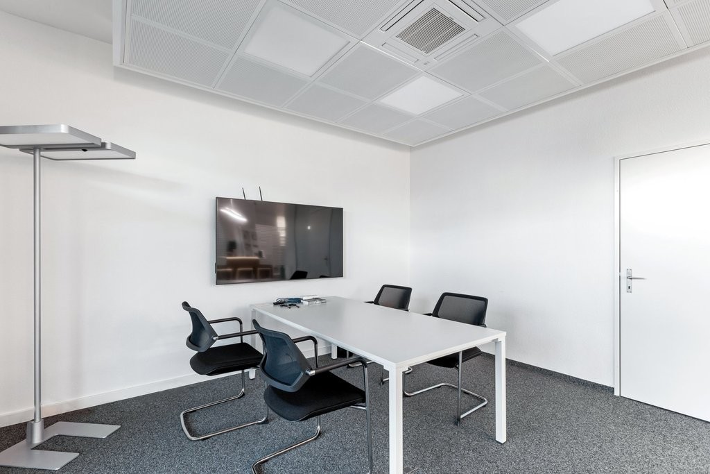 144m² commercial