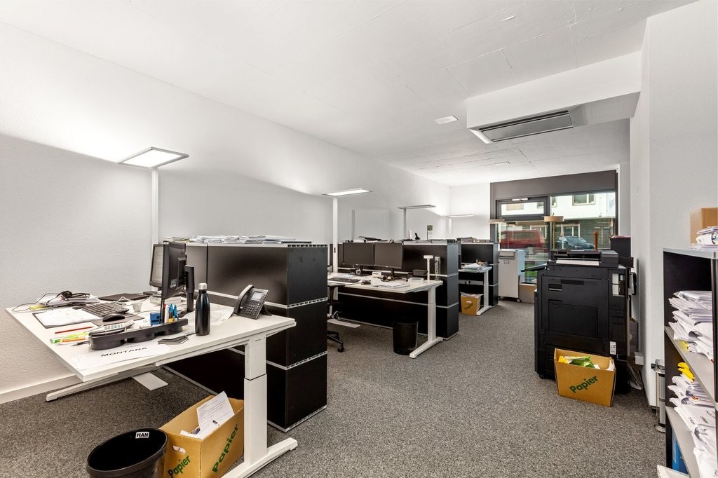 144m² commercial