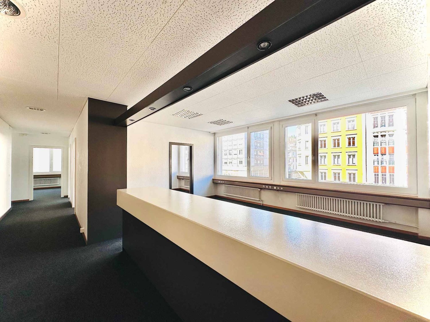 159m² office