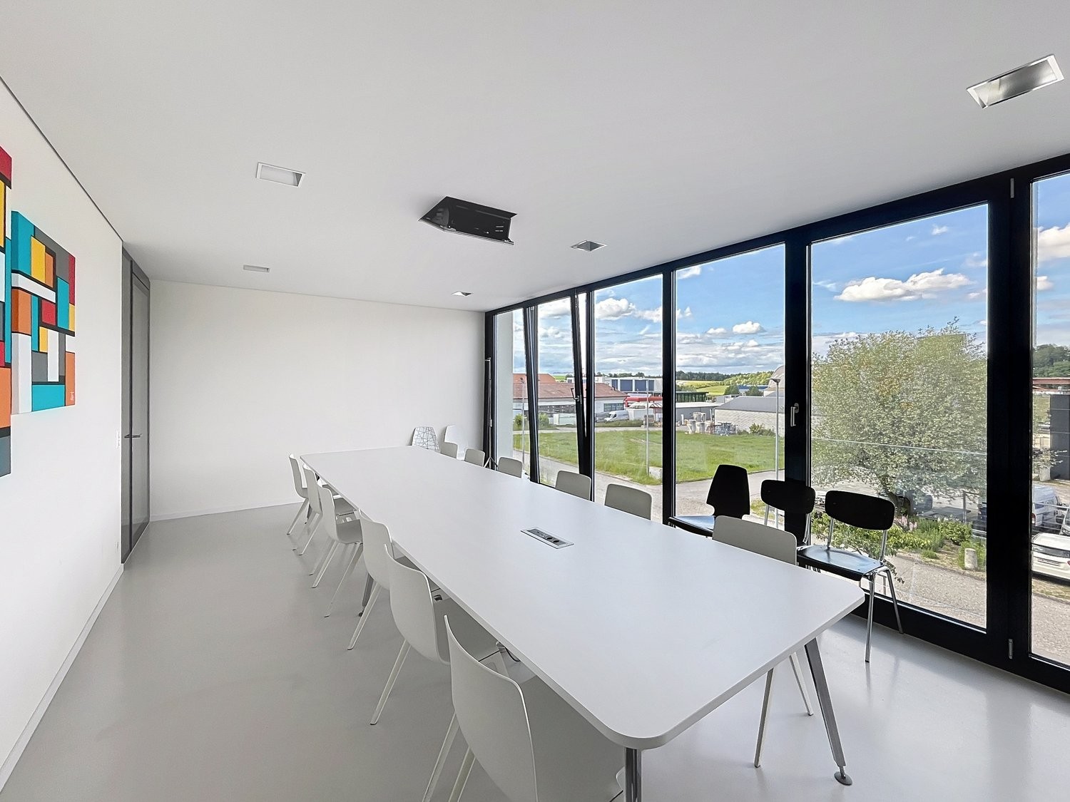 795m² shop