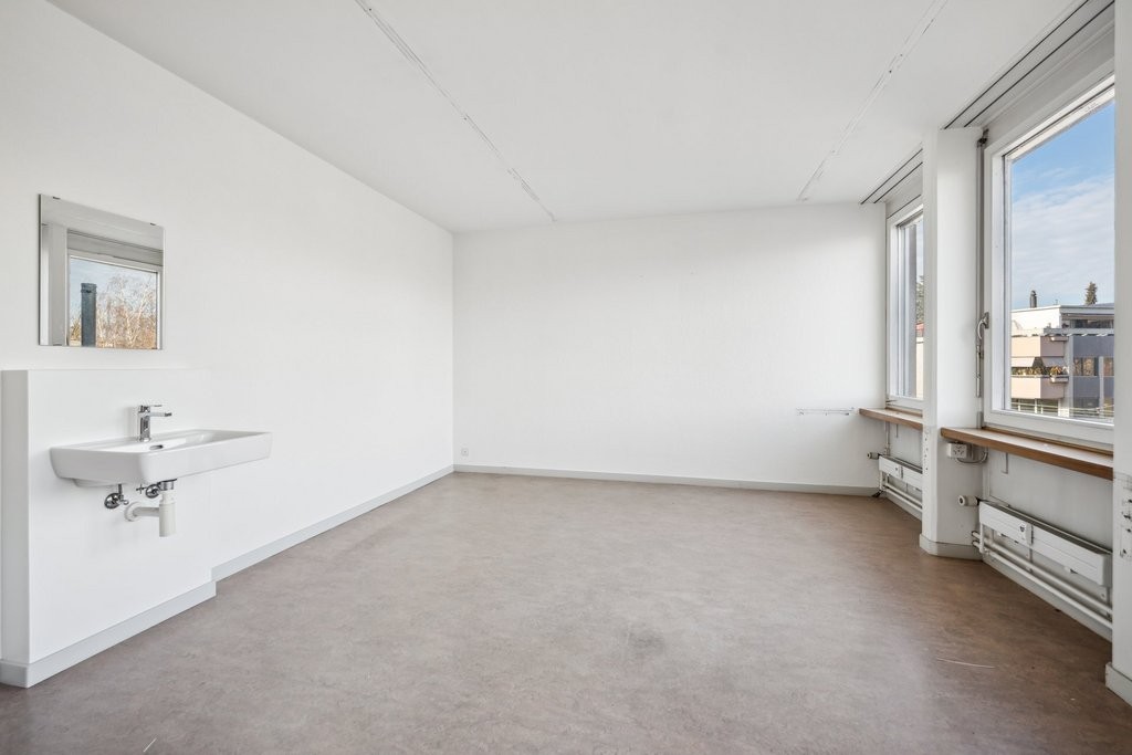 158m² cabinet