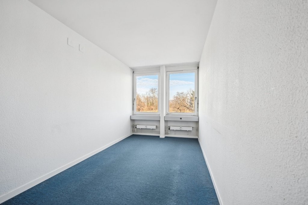 158m² cabinet
