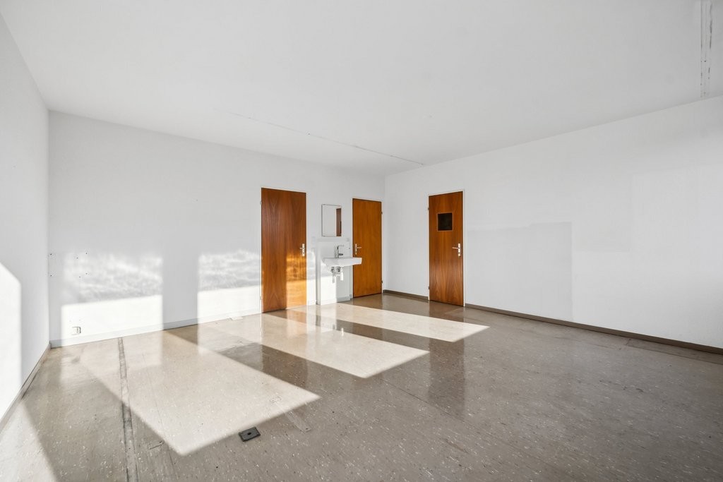158m² cabinet