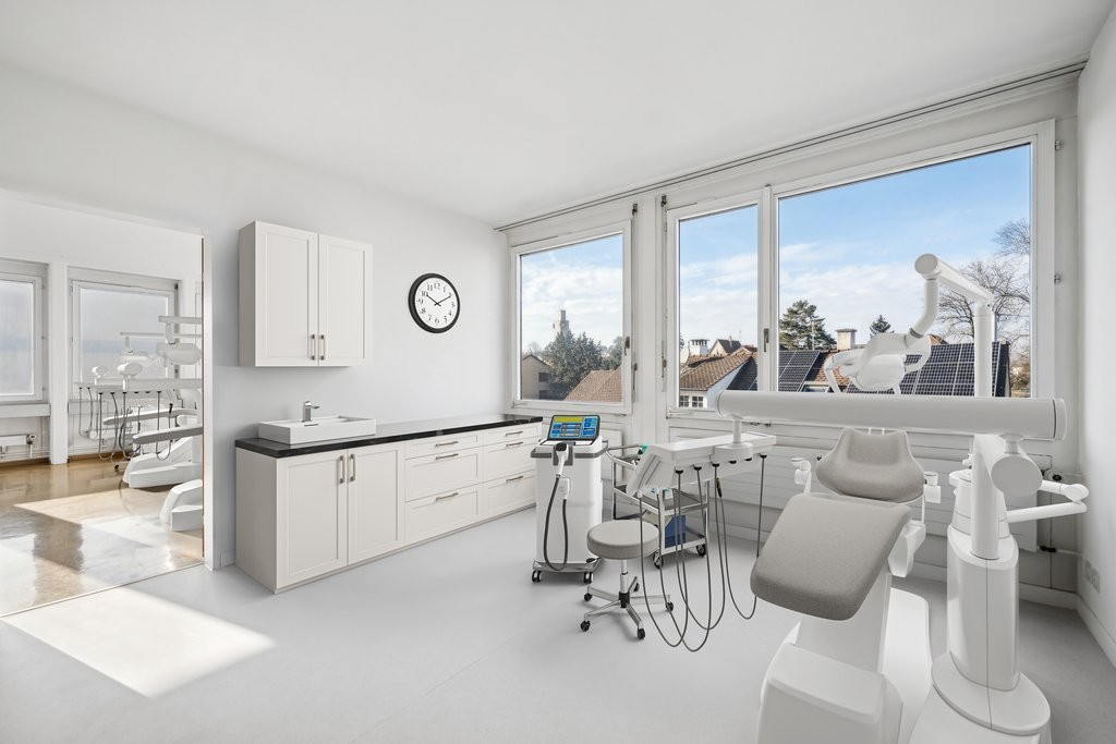 158m² cabinet