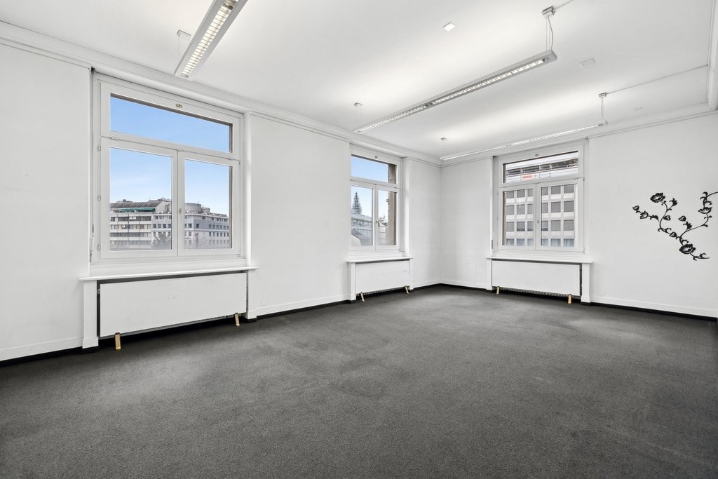 371m² de bureaux, photo 3 sur 10